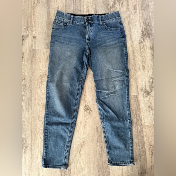 Lane Bryant Denim - LANE BRYANT SKINNY I
TIGHTER TUMMY TECHNOLOGY size 14